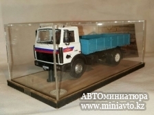 Автоминиатюра модели - МАЗ 5337 бортовой "Уборка города"MGG73