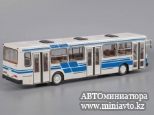 Автоминиатюра модели - ЛиАЗ 5256 городской, белый/синий ClassicBus