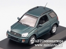 Автоминиатюра модели - Toyota RAV4  2000 dark green metallic Maxichamps