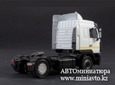Автоминиатюра модели - МАЗ-5440 седельный тягач,белый Автоистория