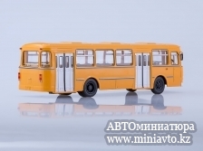 Автоминиатюра модели - Автобус городской ЛиАЗ-677М жёлтый Советский Автобус
