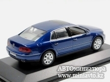Автоминиатюра модели - Volkswagen Phaeton (W12) 2002 Blue Metallic Minichamps 