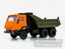 Автоминиатюра модели - КАМАЗ-55111-01 с 2-я запасками оранжевый, хаки кузов Элекон