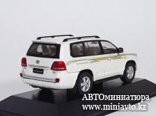 Автоминиатюра модели - Toyota Land Cruiser 200 VXR V8 2010  White 1:43 J-Collection