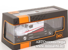 Автоминиатюра модели - Kenworth T2000 towing vehicle 1998 white black red 1:43 Ixo