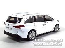 Автоминиатюра модели - Toyota Sienna Minivan White 1:24 CPM junior series