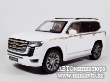 Автоминиатюра модели - Toyota LAND CRUISER 300 White 1:18 CPM junior series