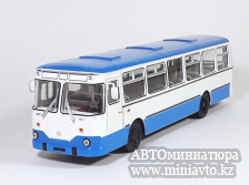 Автоминиатюра модели - ЛиАЗ 677М, бело-синий 1:43 Советский Автобус