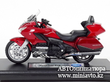 Автоминиатюра модели - HONDA  GOLD WING 2020 red 1:18 Welly 