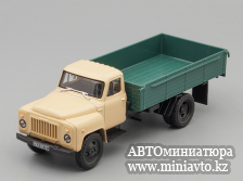 Автоминиатюра модели - ГАЗ 53-12 бортовой, бежевый / зеленый Наш Автопром