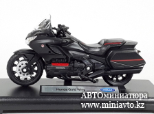 Автоминиатюра модели - HONDA  GOLD WING 2020 black 1:18 Welly 