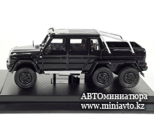 Автоминиатюра модели - Mercedes Benz G63 6 x 6 AMG черный 1:64 DCM