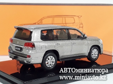 Автоминиатюра модели - Toyota Land Cruiser LC 200 grey 1:64 GCD