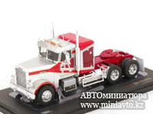 Автоминиатюра модели - Freightliner FLC 120 64 T 1977 silver darkred red 1:43 IXO