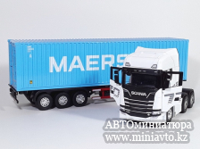 Автоминиатюра модели - Scania S770 6x4 White с п/п контейнер MAERSK 1:50 CPM