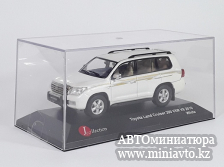 Автоминиатюра модели - Toyota Land Cruiser 200 VXR V8 2010  White 1:43 J-Collection