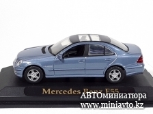 Автоминиатюра модели - MERCEDES-BENZ E55 tealite blue Yat Ming