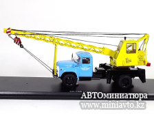 Автоминиатюра модели - Автокран АК-75В (на шасси ЗИЛ-130) голубая кабина/жёлтый 1:43 SSM