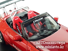 Автоминиатюра модели - Mazda MX-5 Roadster Red 1:64 Street Weapon