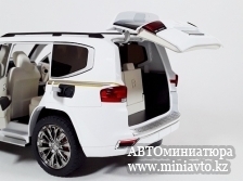 Автоминиатюра модели - Toyota LAND CRUISER 300 White 1:18 CPM junior series