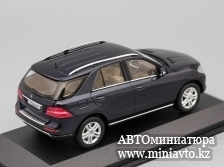 Автоминиатюра модели - MERCEDES-BENZ M-Class (2011), blue metallic Minichamps
