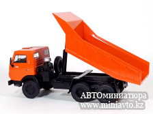 Автоминиатюра модели - КамАЗ-5511  самосвал Оранжевый с журналом 1:43 Автомобиль на службе