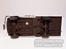 Автоминиатюра модели - ГАЗ 21 кемпер MGG73