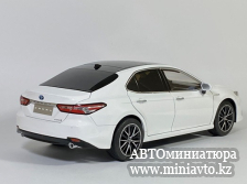 Автоминиатюра модели - Toyota CAMRY White 2023 1:18 CPM junior series