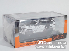 Автоминиатюра модели - Toyota Sequoia Pro TRD white 1:64 GCD