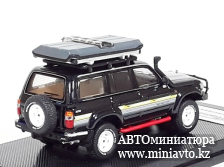 Автоминиатюра модели - Toyota Land Cruiser J8 (1990) black с багажом 1:64 KengFai
