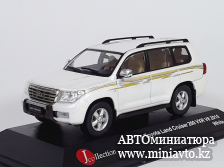 Автоминиатюра модели - Toyota Land Cruiser 200 VXR V8 2010  White 1:43 J-Collection
