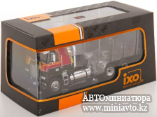 Автоминиатюра модели - Freightliner FLA 1993 black/red/orange/yellow  1:43 Ixo trucks