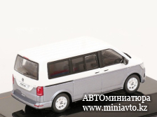 Автоминиатюра модели - VW T6 Multivan 2017 greymetallic/white 1:43 Ixo