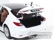 Автоминиатюра модели - Toyota CAMRY XV80 white 1:18 China Promo Models