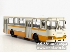 Автоминиатюра модели - ЛиАЗ 677М (бежевый-охра) Советский Автобус