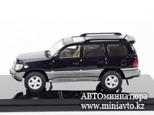 Автоминиатюра модели - Toyota Land Cruiser Cygnus 100W (Lexus LX 470) black 1:64 GCD