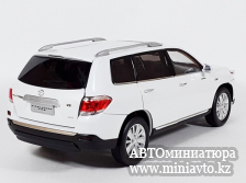Автоминиатюра модели - Toyota Highlander 2012 White 1:18 China Promo Models