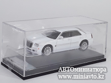 Автоминиатюра модели - Chrysler 300 С  SRT8 white 1:64 DCT