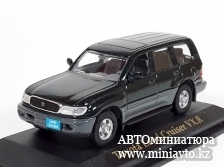 Автоминиатюра модели - TOYOTA Land Cruiser VX.R, green Yat Ming