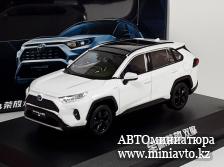 Автоминиатюра модели - Toyota RAV4 2020 White 1:43 China Promo Models