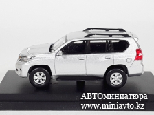 Автоминиатюра модели - Toyota Land Cruiser PRADO 150 silver 1:64 Ebbro