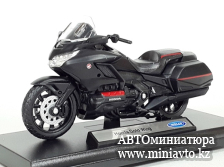 Автоминиатюра модели - HONDA  GOLD WING 2020 black 1:18 Welly 