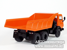 Автоминиатюра модели - КамАЗ-5511  самосвал Оранжевый с журналом 1:43 Автомобиль на службе