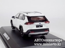 Автоминиатюра модели - Toyota RAV4 2020 White 1:43 China Promo Models
