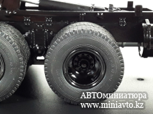 Автоминиатюра модели - КрАЗ-256 Б1, самосвал (оранжевая кабина,тёмнозелёный кузов) 1:43 SSM