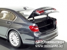 Автоминиатюра модели - BMW 750li DARK Grey 1:18 i-Scale