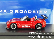 Автоминиатюра модели - Mazda MX-5 Roadster Red 1:64 Street Weapon