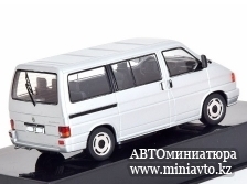Автоминиатюра модели - VW T4 Multivan 1990 silver Ixo