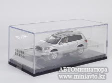 Автоминиатюра модели - Toyota Highlander silver 1:64 GCD