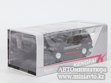 Автоминиатюра модели - Toyota Land Cruiser J8 (1990) black с багажом 1:64 KengFai